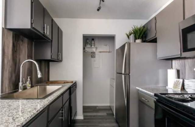 2271 Cromwell Cir West Gallery 2
