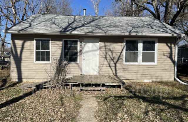 940 SE Pinecrest Dr photos photos