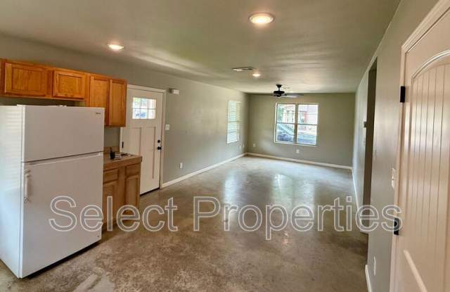716 W Huntington Gallery 3
