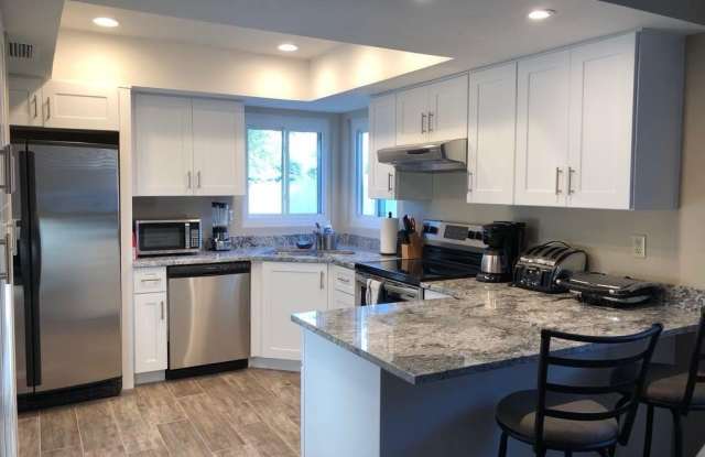 10675 E BECKER Lane - 10675 East Becker Lane, Scottsdale, AZ 85259
