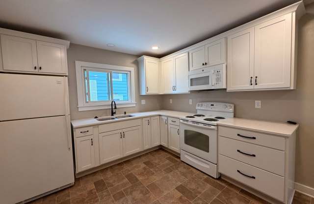 Cute 2 bedroom home on the West Side of Grand Rapids Gallery 4
