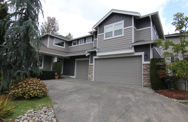 5932 NE 1st Ct - 5932 Northeast 1st Court, Renton, WA 98059