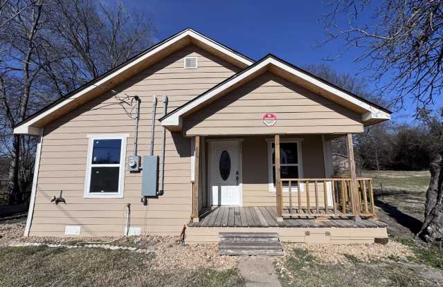 240 W Marshall St - 240 West Marshall Avenue, Cooper, TX 75432