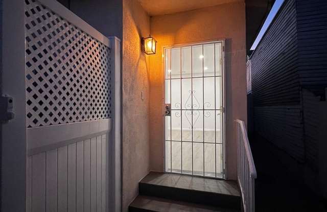 1920 North Mariposa Avenue Gallery 4