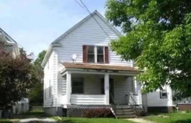 826 W 11th St photos photos