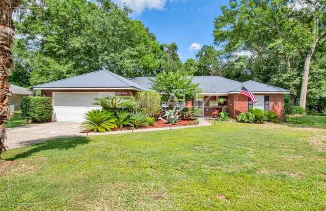 Beautifully Updated 3/2 Brick Home in Foley with New Appliances! photos photos