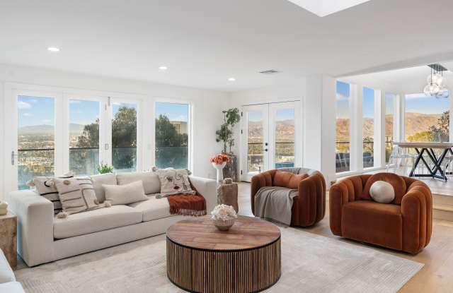 3541 Multiview Dr photos photos