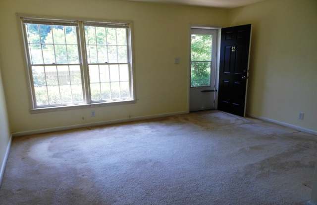2527 Hydraulic Road #52 Gallery 4