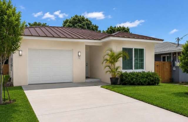 410 NE 34TH Street photos photos