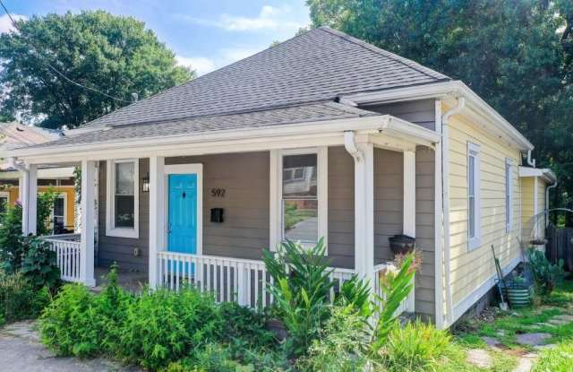 592 Martin Street SE Gallery 1