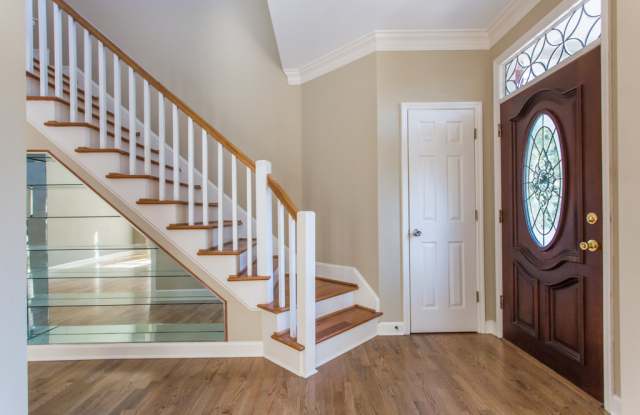 123 Candler Oaks Ln Gallery 2
