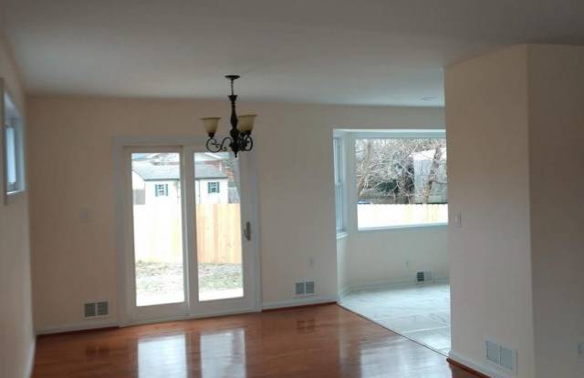 1906 REEDIE DR Gallery 4