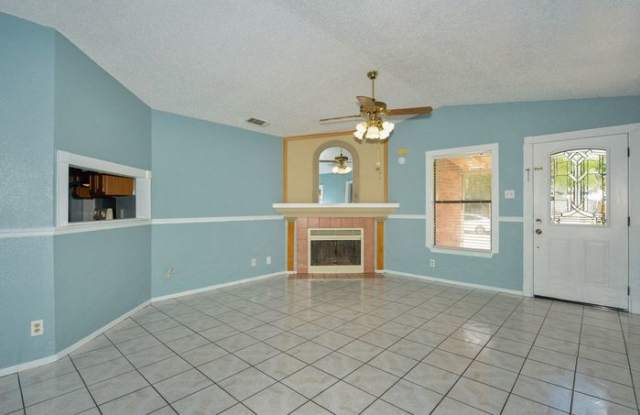 6351 Village Club Gallery 3