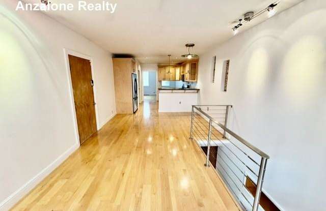 152 Prince Gallery 1