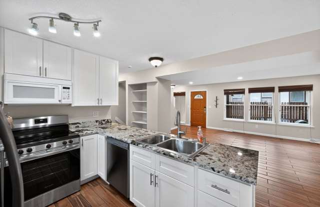 Spacious 4BR House in Aurora photos photos