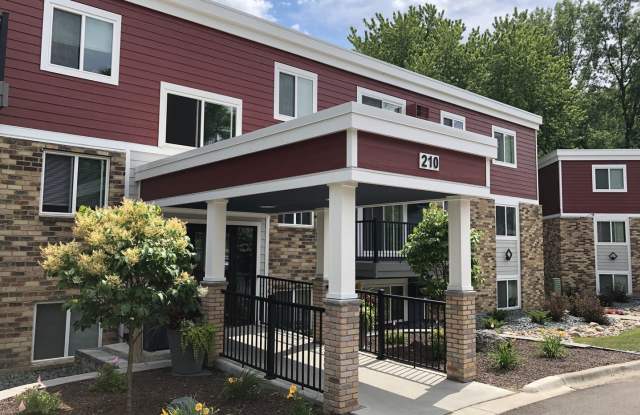 Whispering Pond Apartments photos photos