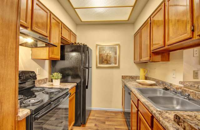 Atrium Court Apartment Homes Gallery 4