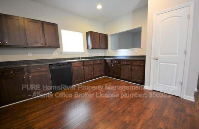 554 Tulip Ln Gallery 4