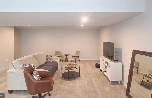 8703 DAVIS Court Gallery 2
