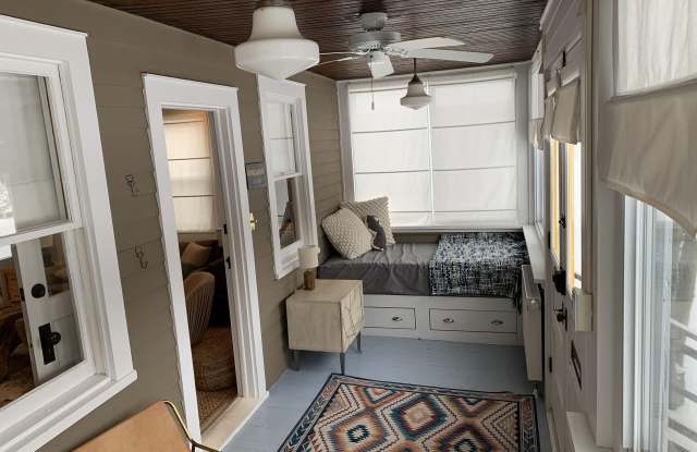 1836 Parkway Gallery 2