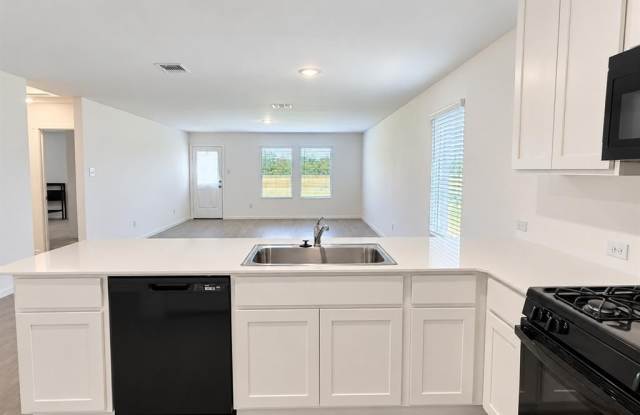 2001 Chestnut Oak Court Gallery 4