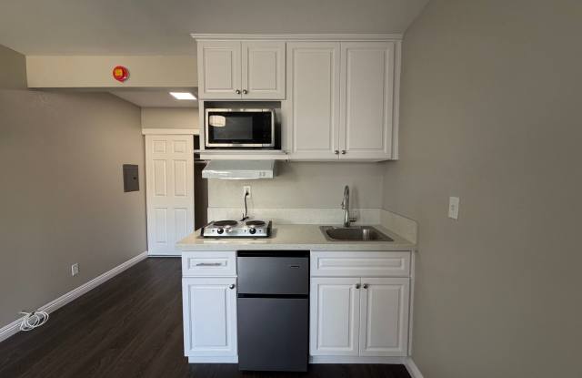 Studio Apartment – Montclair, CA Gallery 4