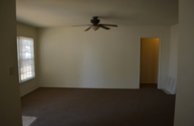 Coming Soon! 3 Bed 1 Bath House Gallery 3