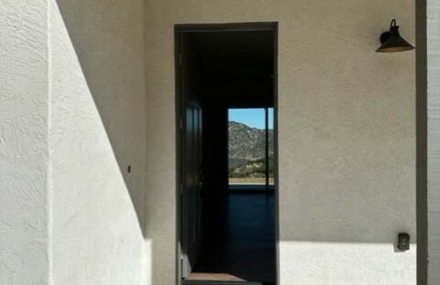 11405 Lake Vicente Drive Gallery 2