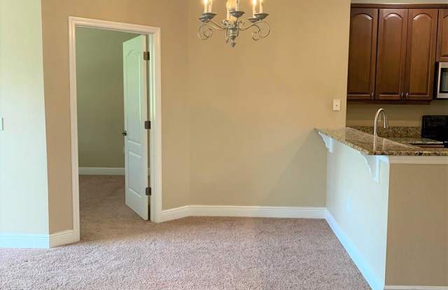 200 S Riverview Bend Gallery 2