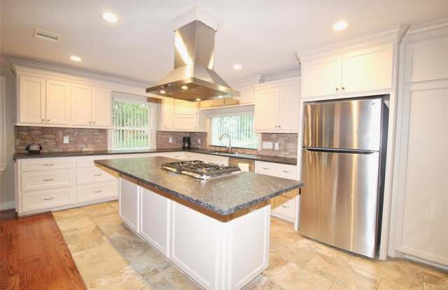 10821 Willowisp Drive Gallery 3
