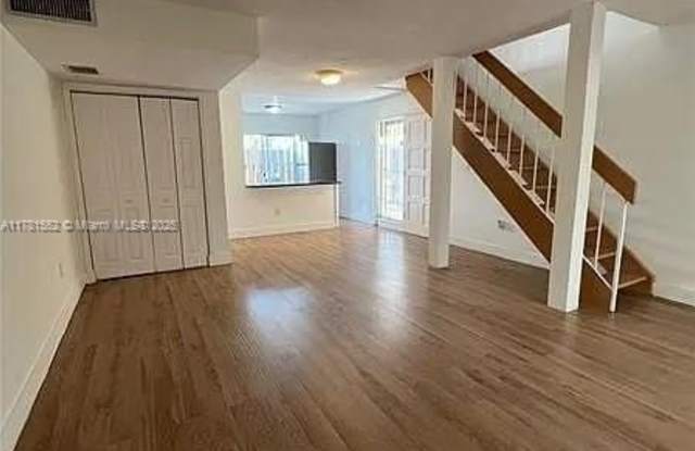 8923 NE 4th Ave Rd photos photos