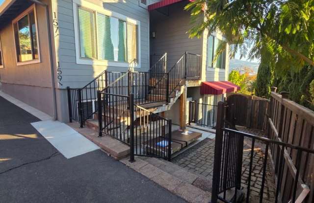 Two bedroom/One bath apartment near Downtown Ashland | Available Now Gallery 1