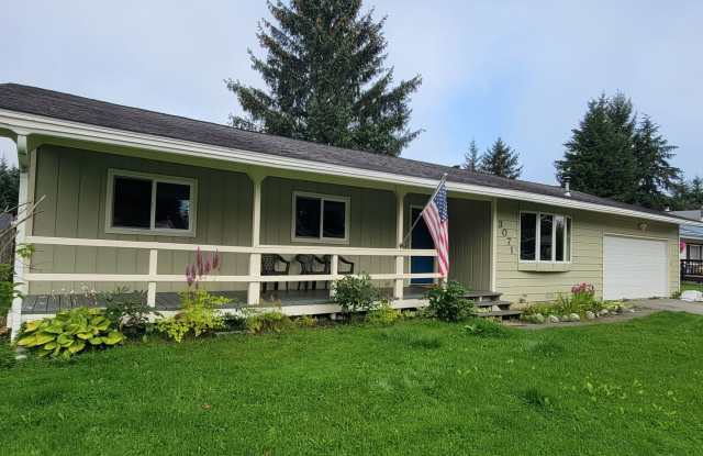Pet-Friendly Rental with Fenced Yard  Bonus Room photos photos