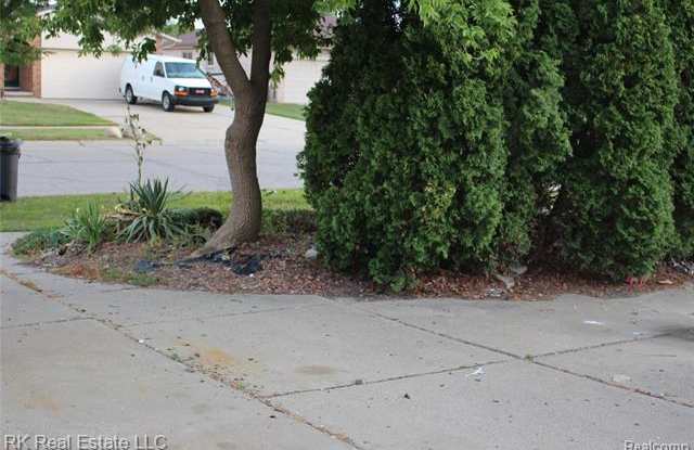 13715 CANTERBURY Drive Gallery 2