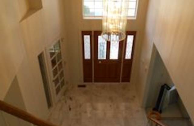 10025 Bridgepointe Ct NE Gallery 4