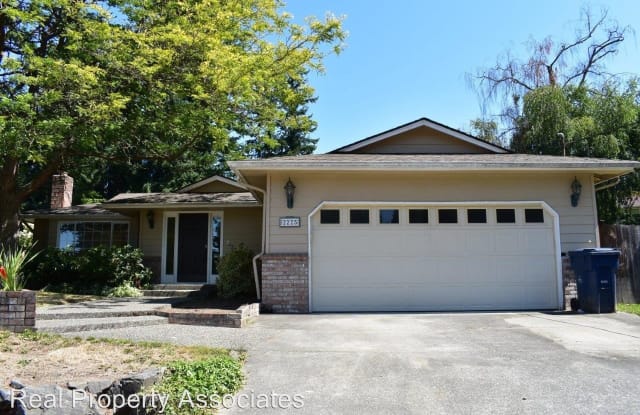 2225 105th Place SE - 2225 105th Place Southeast, Eastmont, WA 98208