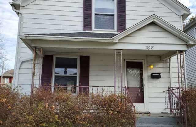 2 bedroom close to Miami Valley Hospital and UD with Detached garage! photos photos