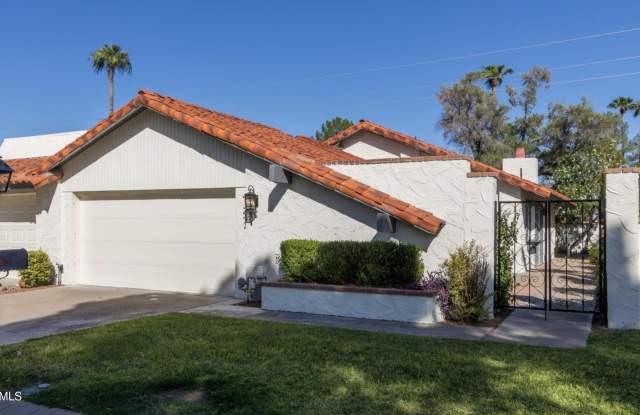5714 N SCOTTSDALE Road Gallery 1