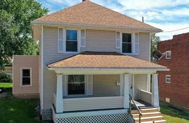 3 bed 1 bath 2 story home for rent photos photos