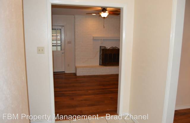 1906 Yorkstown Dr Gallery 3