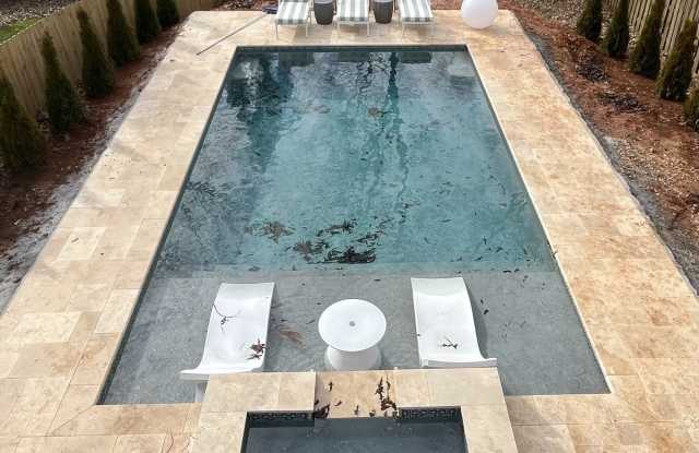 524 Seminole Avenue NE photos photos