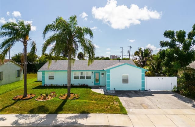 2912 W Avenue H  W - 2912 Avenue H West, Riviera Beach, FL 33404