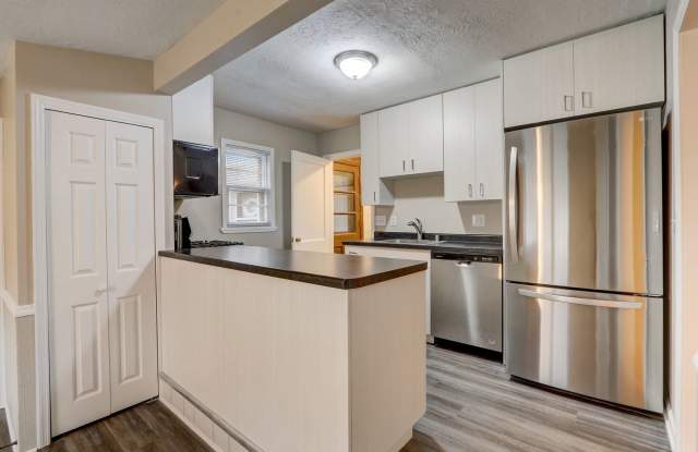 Charming 2BR/2BA Single Family Home! photos photos