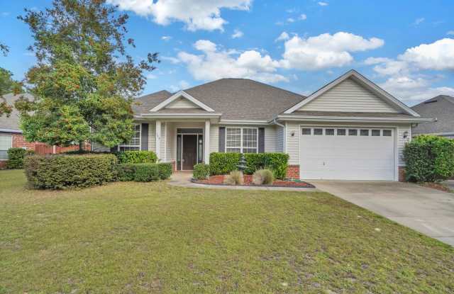 4bedroom 2 bath South Crestview home...Available 11/10/24 - 145 Alicia Drive, Crestview, FL 32536