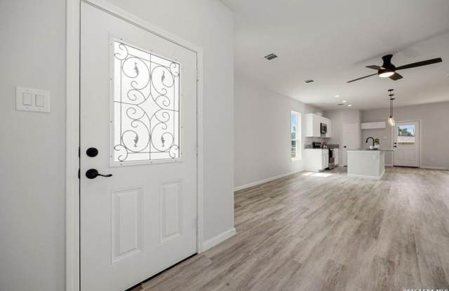 8 DONNA CT Gallery 3