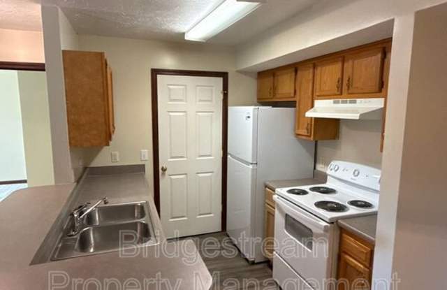 118 Colonial Circle Gallery 2