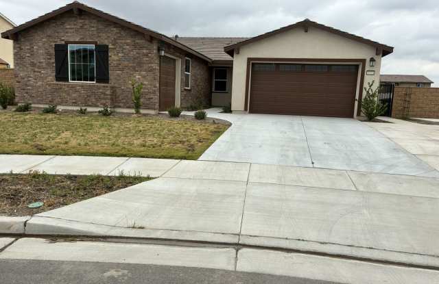 Spacious 4-Bedroom Single-Story Home with Large Backyard photos photos