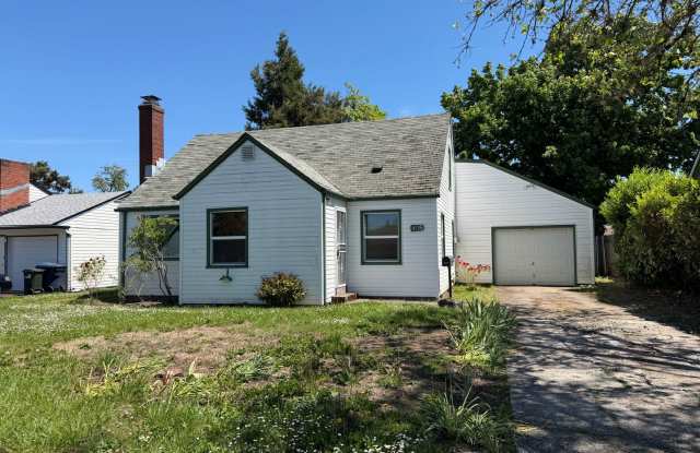 Large updated 2 bedroom 1 bathroom house in Springfield! photos photos Large updated 2 bedroom 1 bathroom house in Springfield! photos photos