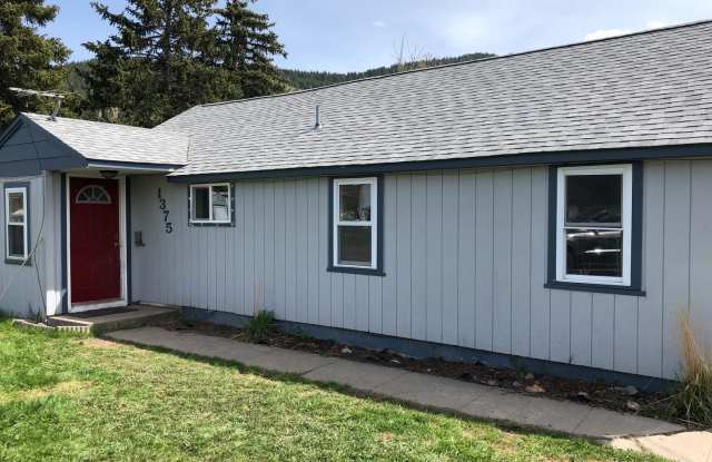 Rattlesnake home for lease! photos photos