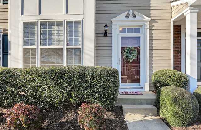 Charming 3 BD - 2.5 BA townhome located so close to all RIVERSIDE schools! Maintenance-free living - 31 Swade Way, Greer, SC 29650